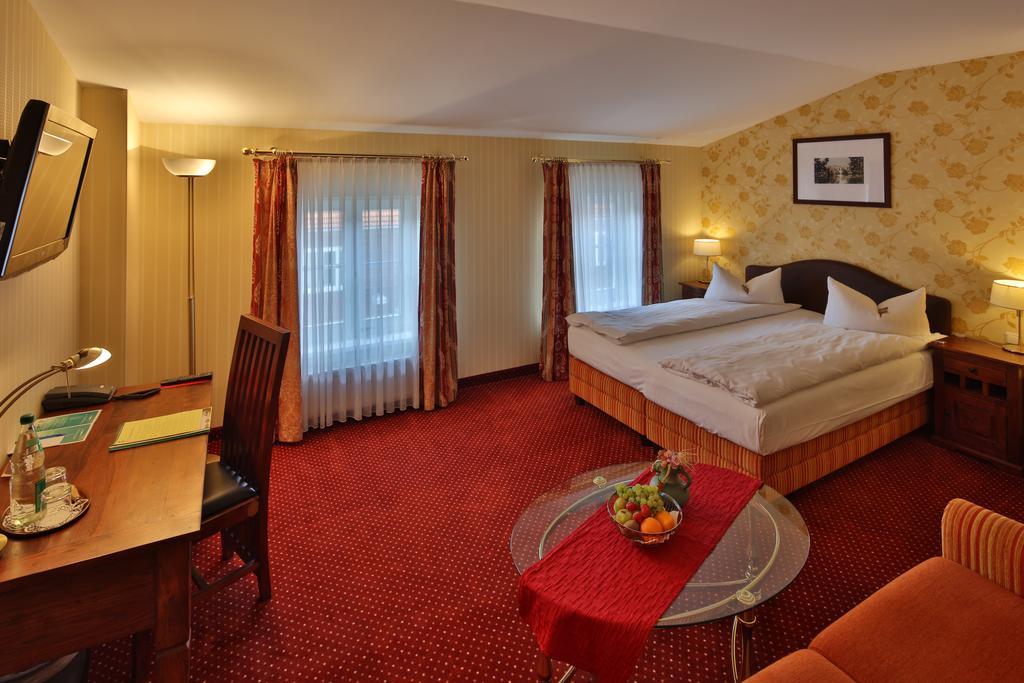 Hotel Elefant شفيرين المظهر الخارجي الصورة