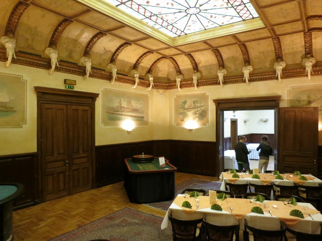 Hotel Elefant شفيرين المظهر الخارجي الصورة