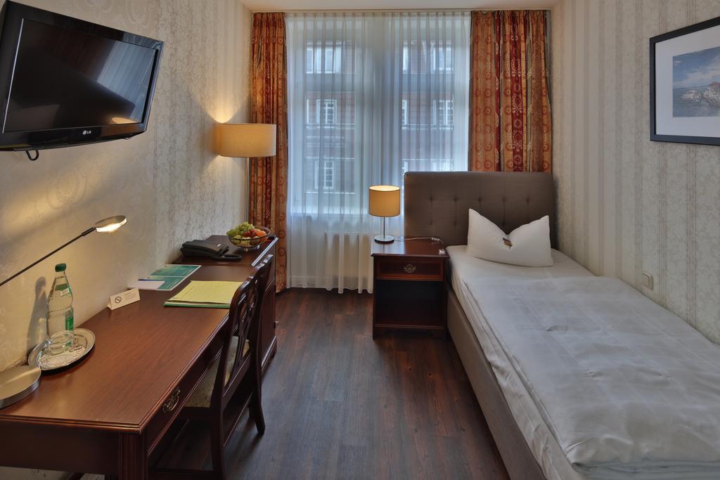 Hotel Elefant شفيرين الغرفة الصورة